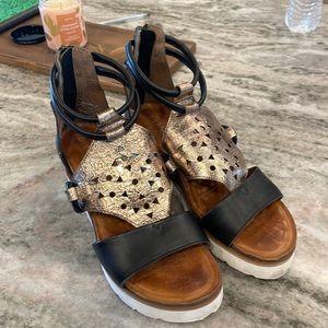 Women’s Diba True wedges